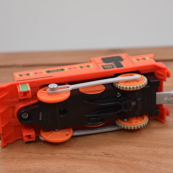 NIA 18 - 2013 Gullane Thomas & Friends TrackMaster Engine Motorized Oran… - Picture 9 of 10